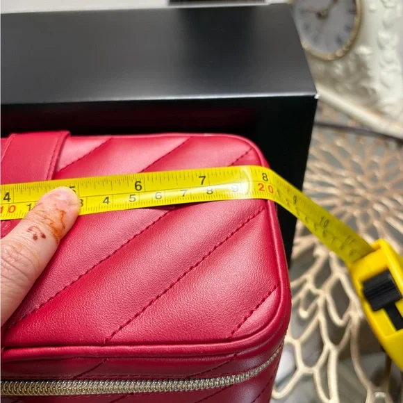 Yves Saint Laurent Quilted Red Cosmetic Case with Gold Hardware - Picture 5 of 13